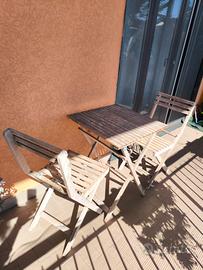 Set tavolino e sedie da balcone 