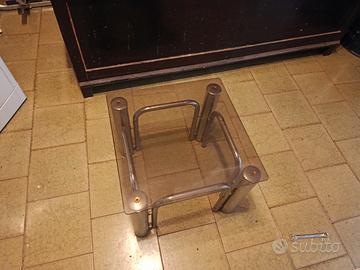 Tavolino in vetro metallo 