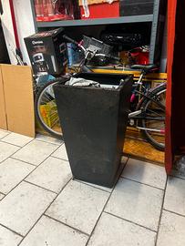 Vaso / Fioriera alta di design – colore nero