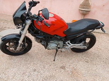 DUCATI MONSTER 750