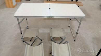 tavolo pieghevole con 4 sedute - difetto