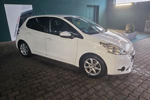 PEUGEOT 208 1.4 HDI 68CV Neopatentati