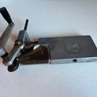 Macchina per crimpatura Bischwiller