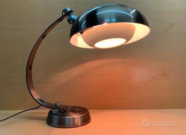 Lampada presidenziale da scrivania.