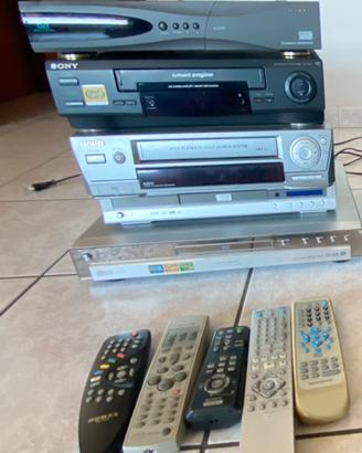 Videoregistratore/Lettore DVD/ Decoder