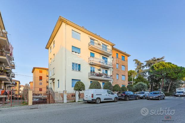 5 LOCALI CON INGRESSO INDIPENDENTE, BALCONE E GARA