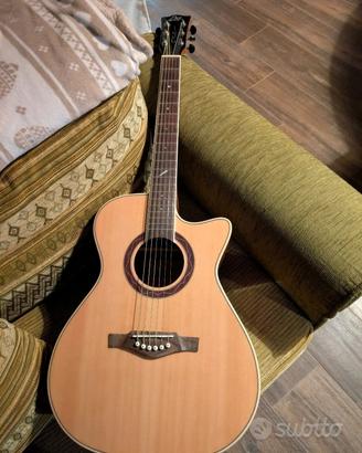 Chitarra acustica amplificata eko 