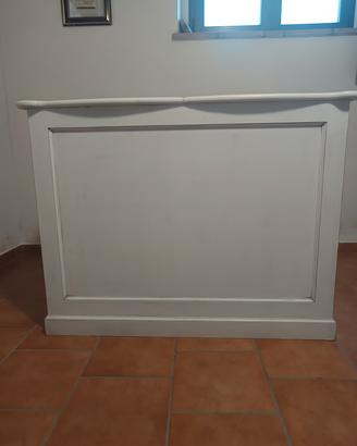 Bancone reception in legno massello stile Shabby 