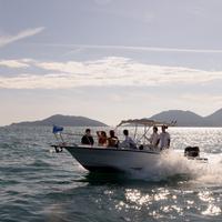 Motoscafo open 7,4 M senza motore