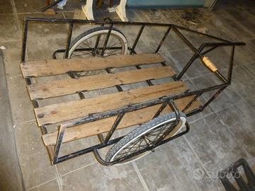 Carretto a due route  anni 50 per trasporto locale