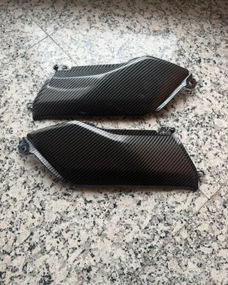 Fianchetti Z900 color carbonio in plastica