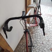 Bicicletta da corsa con ruote da 28 
