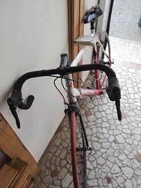 Bicicletta da corsa con ruote da 28 