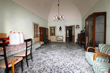 Casa indipendente con giardino zona centrale