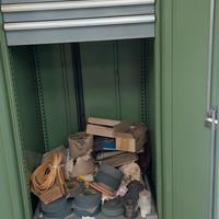 mobile in metallo verde