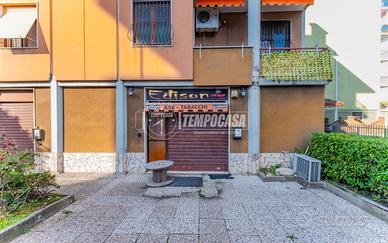 NEGOZIO AMPIO CON CANTINA LIBERO SUBITO (Possibili