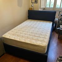 Letto a una piazza e mezzo con materasso