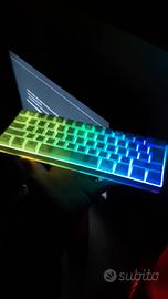 mouse e tastiera gaming con luci integrate 