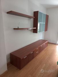 Parete attrezzata + credenza coordinata