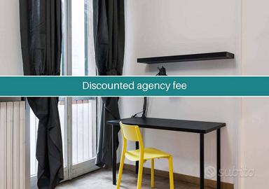 Stanza in appartamento di 197 m² a Milano