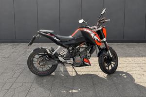 KTM Duke 125 con ABS