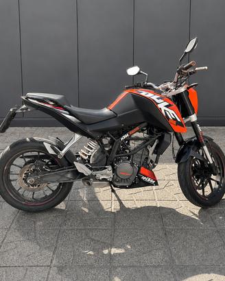 KTM Duke 125 con ABS