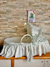 Culla cesta in vimini per neonato