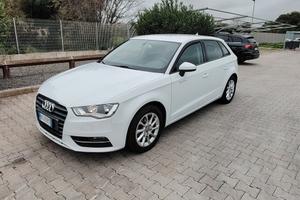 Audi A3 1.6 TDI 110 cv stronic ambition 