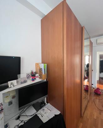 Armadio a tre ante scorrevoli