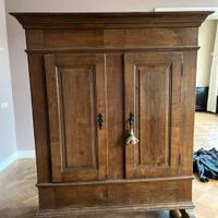 Antico armadio con scafali anno 1800