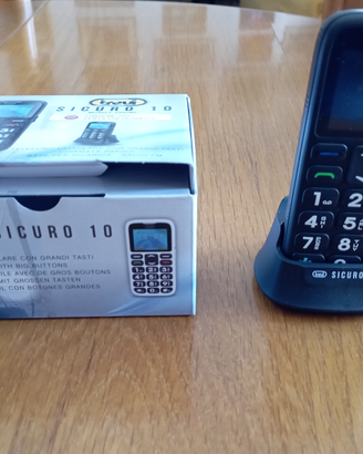 Telefonino facilitato per anziani