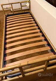 Letto+comodino in bamboo e mensola in legno