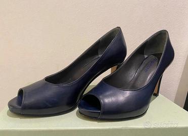 Scarpa colore blu con tacco e plateau di Calpierre
