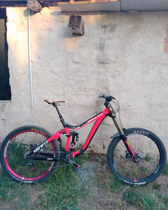 giant glory Downhill 