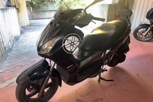 Scooter Yamaha x Max 250 nero sport