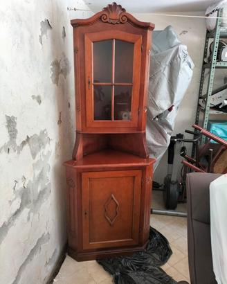 Angoliera in legno