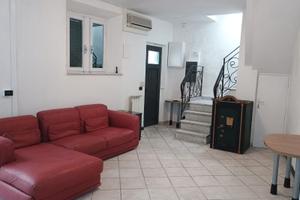 Esselunga palazzina indipendente libera su 4 lati