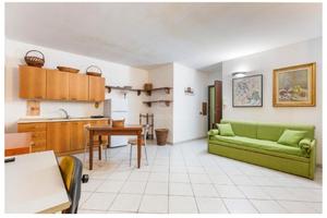 Monolocale seminterrato