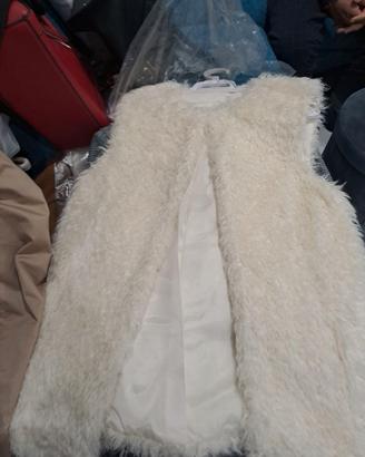 Cardigan smanicato in pelliccia panna