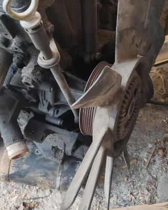 Motore Mercedes 250d aspirato