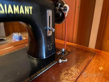 Macchina da cucire Diamant con mobile originale