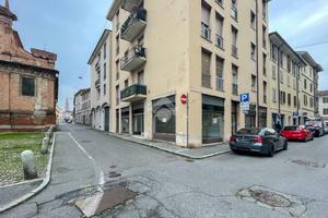 NEGOZIO A CREMONA