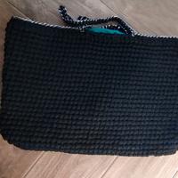 Borsa all uncinetto nera