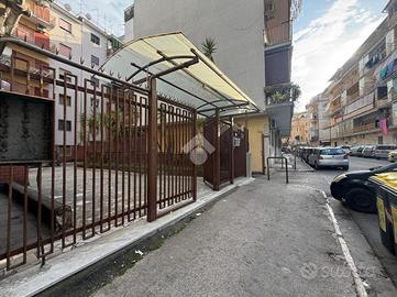 2 LOCALI A NAPOLI