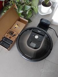 Robot  Roomba aspirapolvere