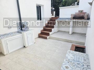Casa singola con cortile a Torre Archirafi-Riposto