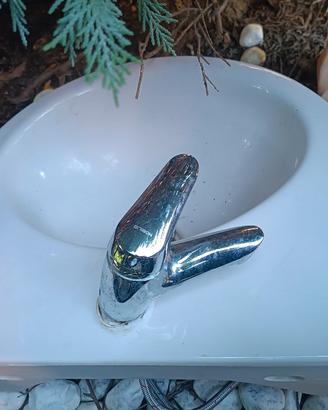 lavandino con miscelatore 