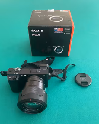 Sony Alpha A6300 + Zeiss 16-70 F4 OSS + Borsa