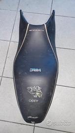 Hornet 600 : radiatore pinza pompa sella cerchio