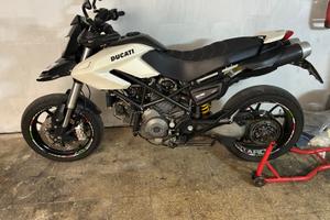 Ducati hypermotard 796